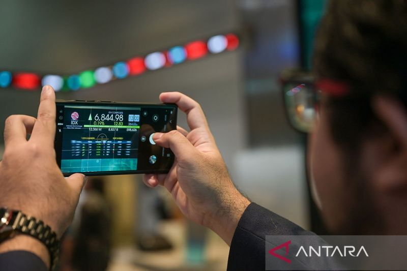 IHSG Jumat Terbuka Melemah Sebanyak 25,34 Poin