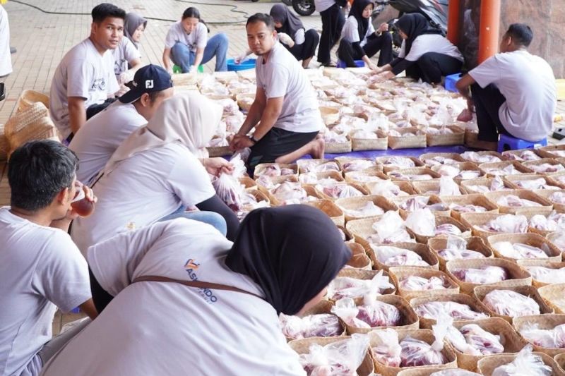 Askrindo Distribusikan 55 Hewan Kurban ke 30 Kota