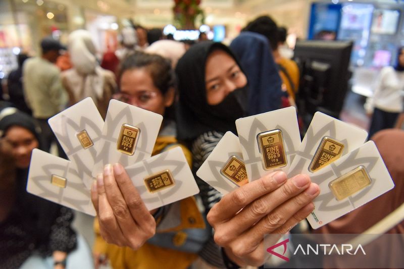 Harga Emas Antam Turun Rp20.000 Jadi Rp2,819 Juta per Gram